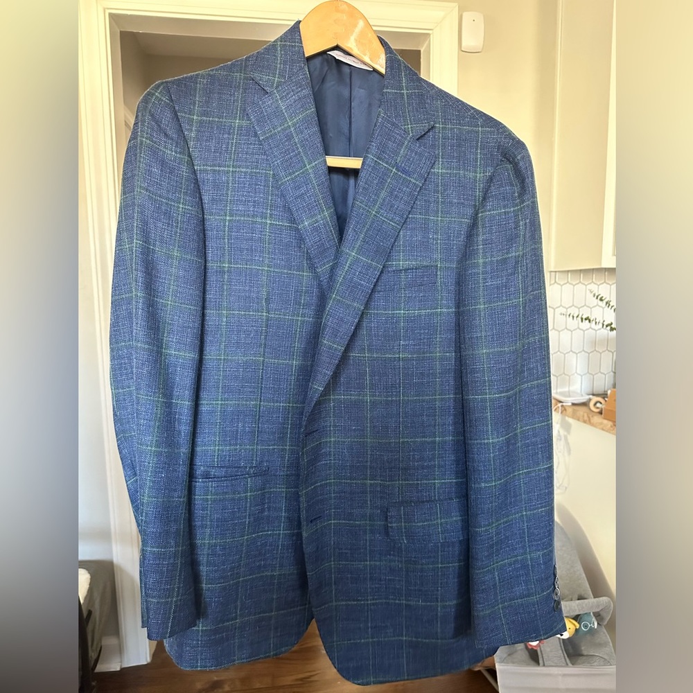 Navy blue men’s sport coat. Samuelshon.